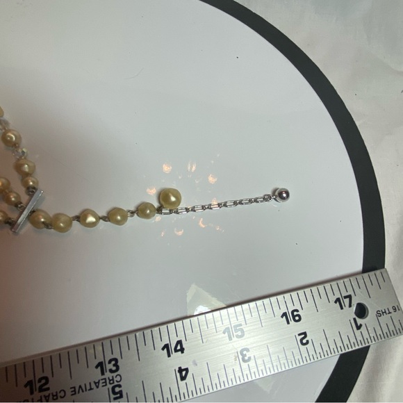Vintage Laguna 3 Strand Crystal and Faux Pearl necklace. - Picture 5 of 8